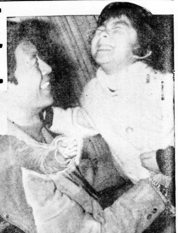 1969-01-12 星洲日报:雷震鮮花禱祝盼樂蒂魂兮歸來 dewatermark.ai 1759699303867