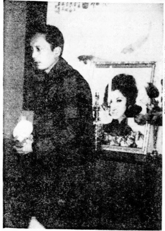 1969-01-12 星洲日报:雷震鮮花禱祝盼樂蒂魂兮歸來 image (2)